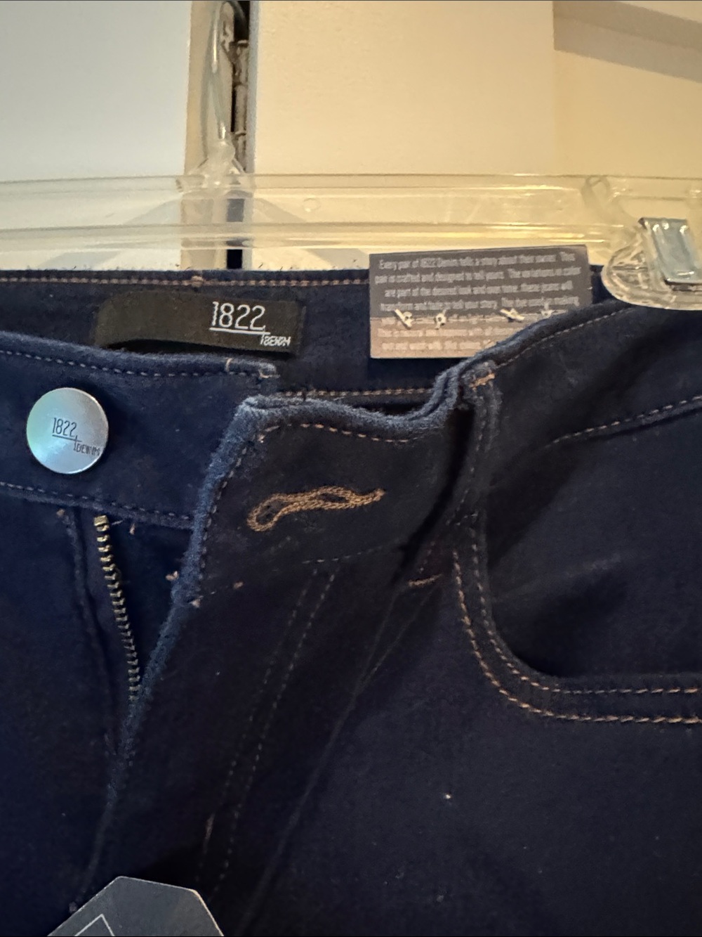 1822 Denim Women’s Navy Skinny Jeans butter soft. New - Picture 3 of 5